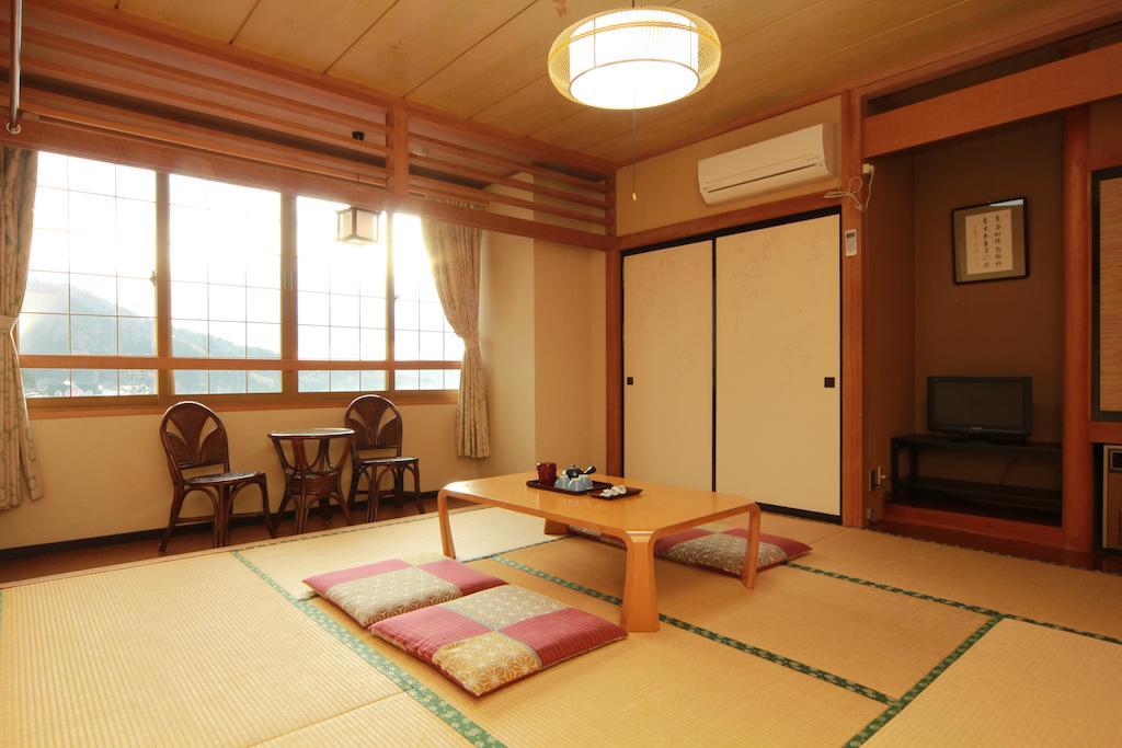 Honkan Gentaroya Hotel Nozawaonsen Room photo
